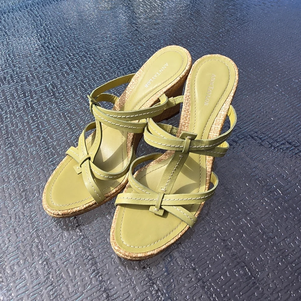 Ann Taylor Green Sandals, VGUC, Size 7.5